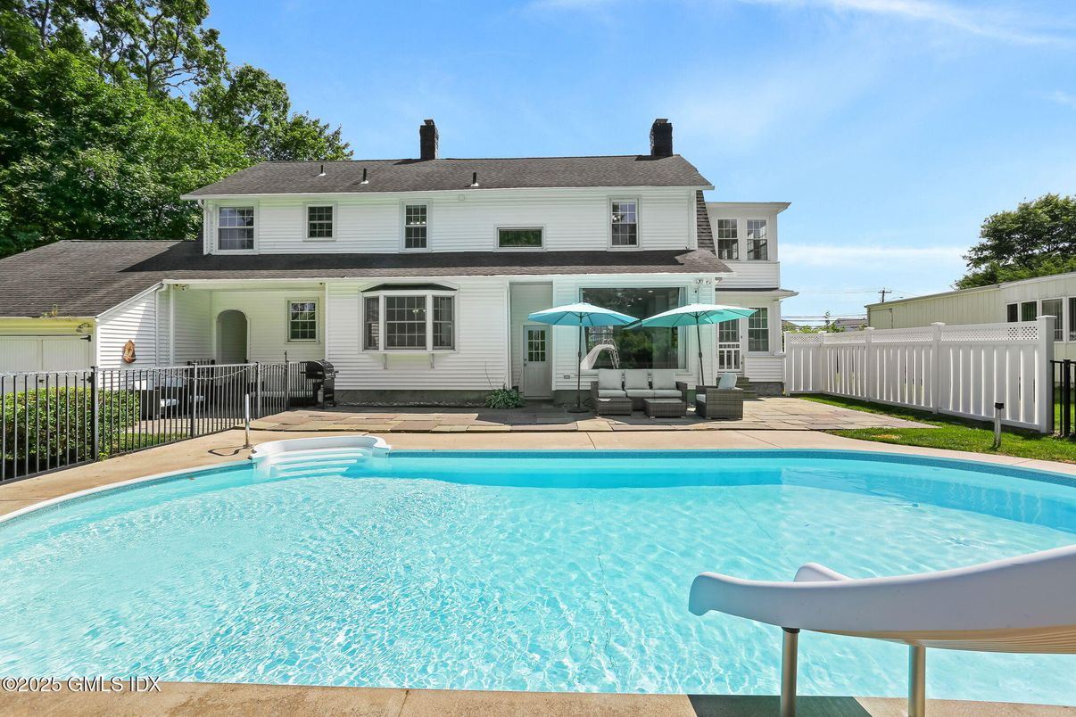 Exterior, Pool