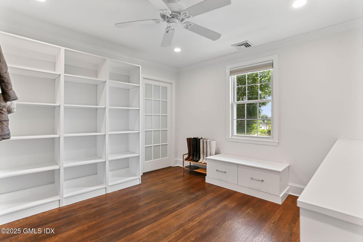 Interior, Recessed Lighting, Walk-in Closets, Wood Texture Flooring