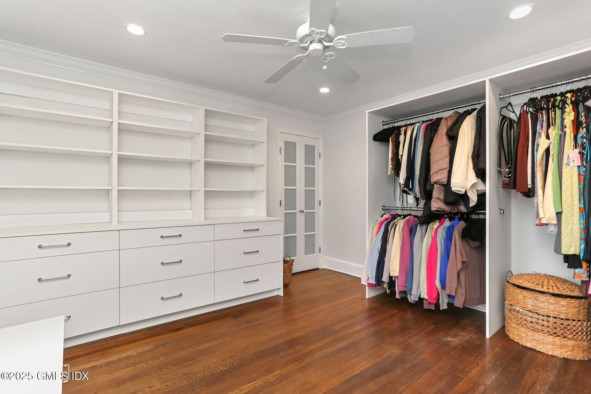 Interior, Recessed Lighting, Walk-in Closets, Wood Texture Flooring