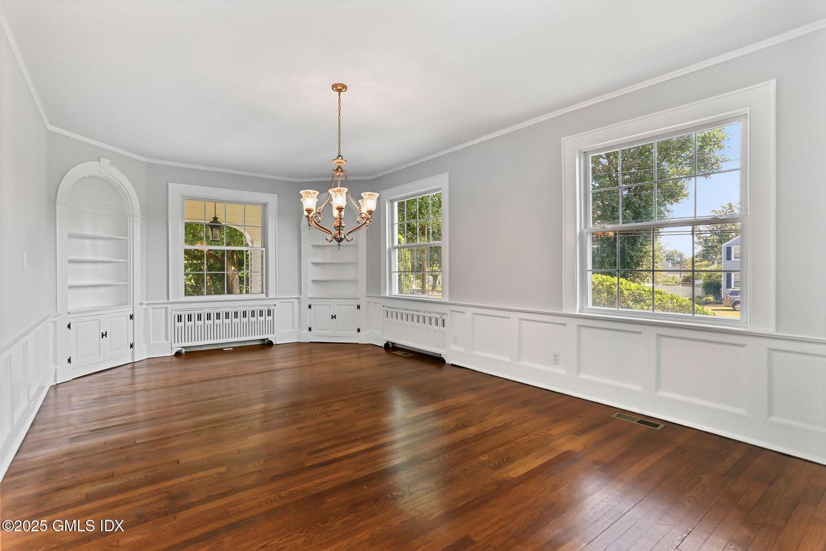 Chandelier, Empty room, Interior, Wood Texture Flooring