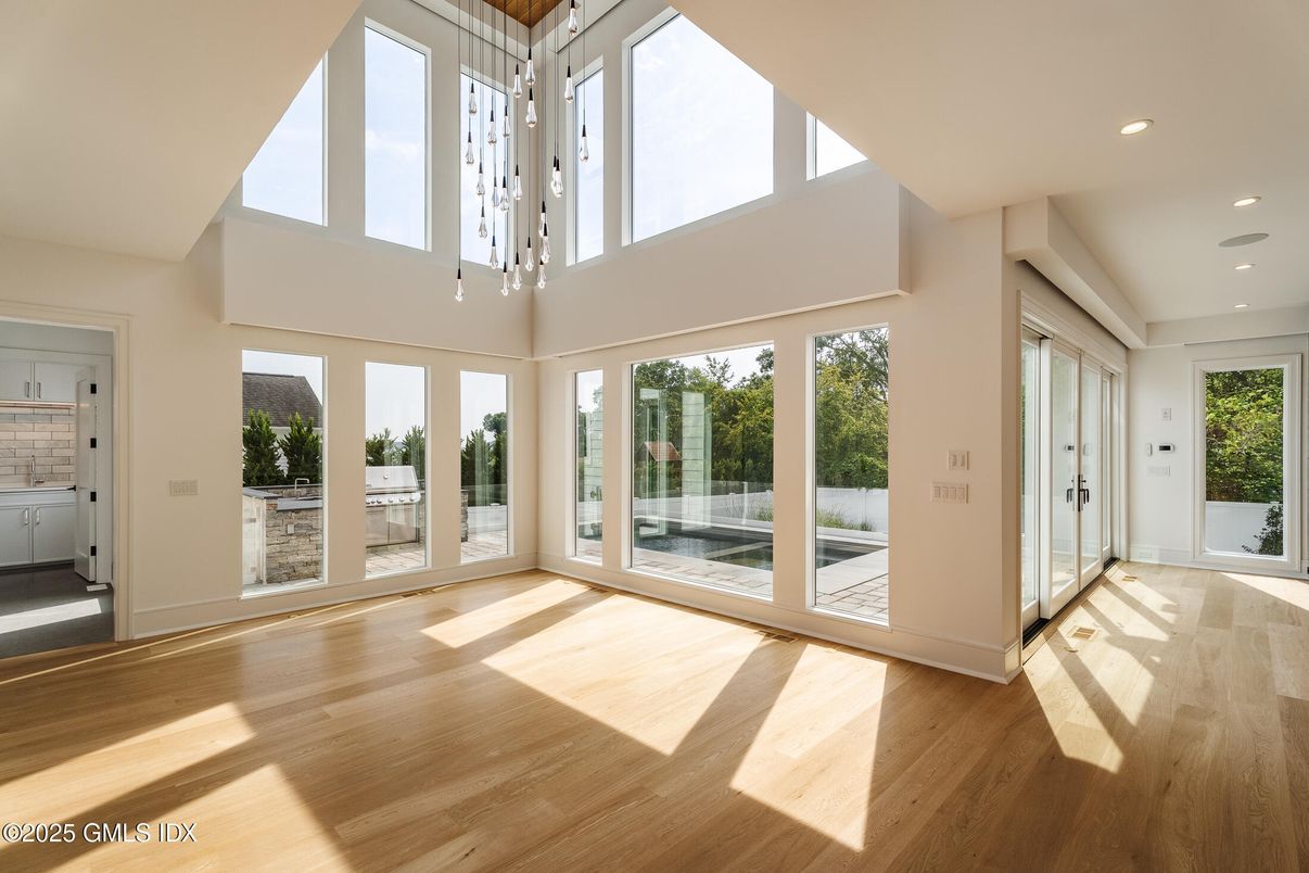Interior, Recessed Lighting, Wood Texture Flooring