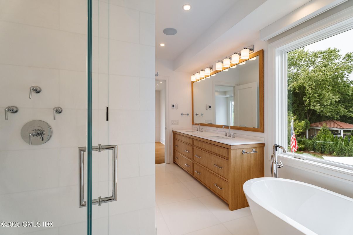 Bathroom, Dual Sink Vanities, Free Standing Baths, Glass Shower, Interior, Recessed Lighting