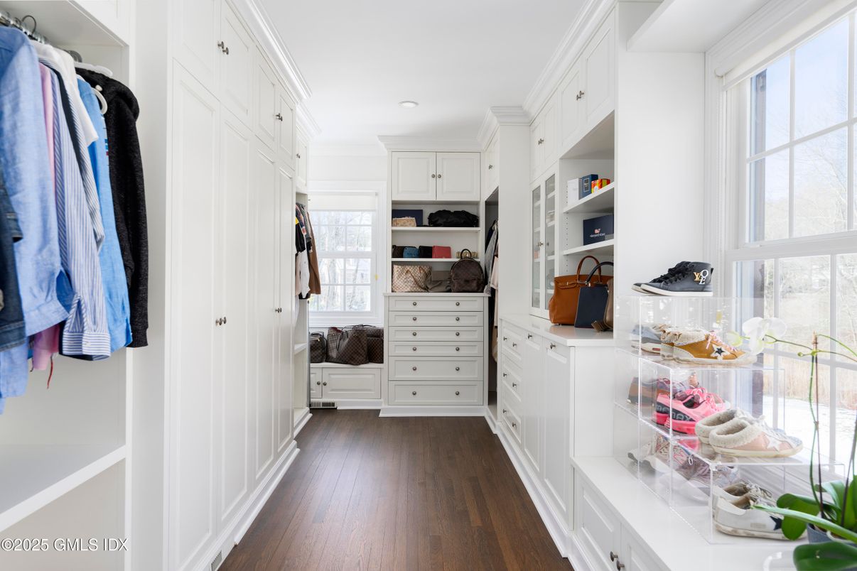 Interior, Recessed Lighting, Walk-in Closets, Wood Texture Flooring