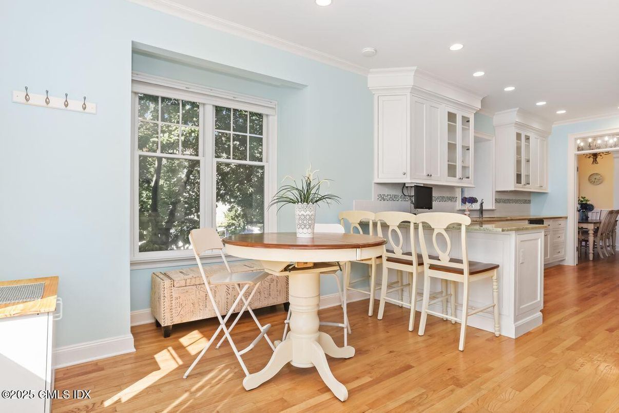 Dining room, Interior, Kitchen, Recessed Lighting, Wood Texture Flooring