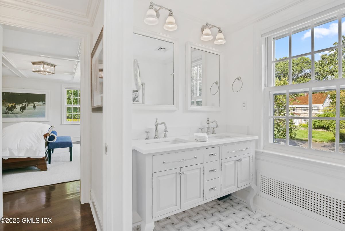 Bathroom, Dual Sink Vanities, Interior, Wood Texture Flooring