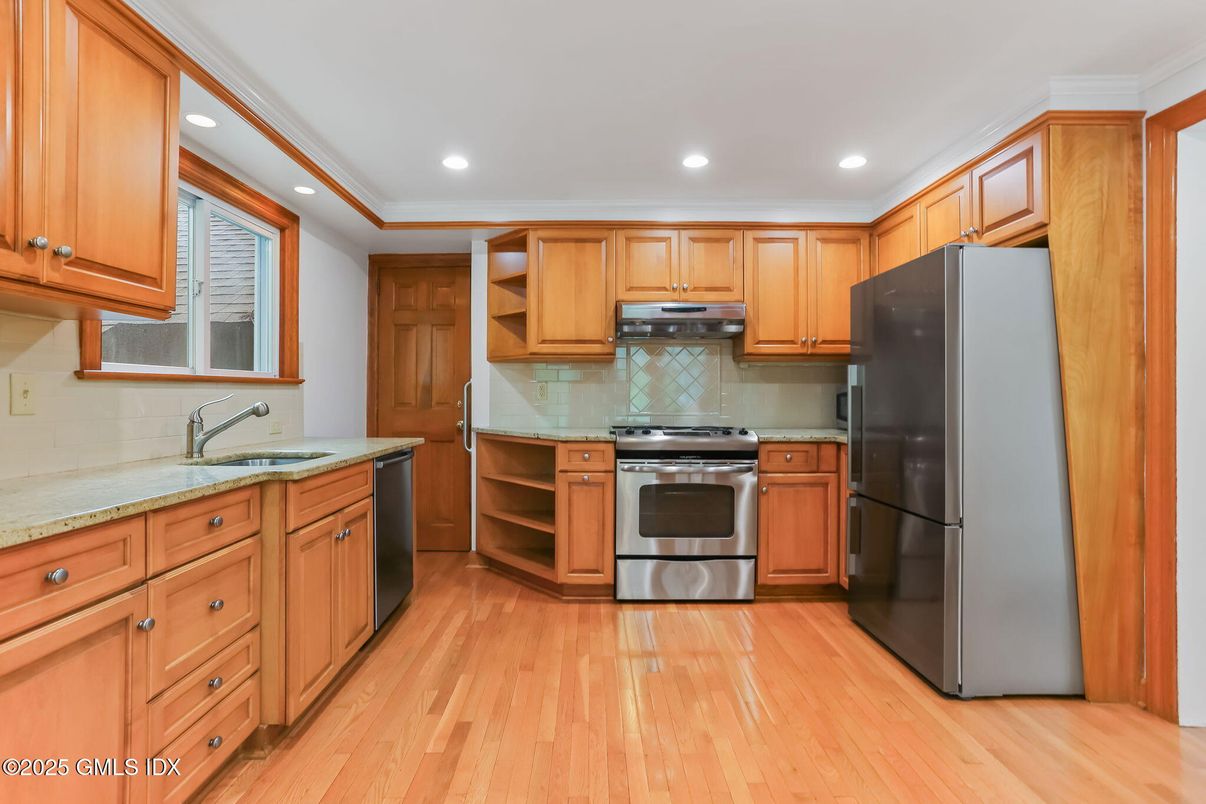 Interior, Kitchen, Recessed Lighting, Stainless Steel Appliances, Wood Texture Flooring