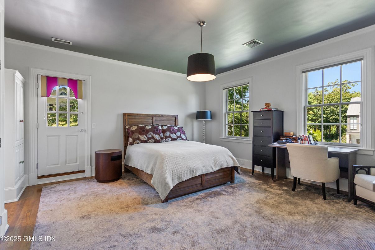 Bedroom, Home Office, Interior, Pendant Lights, Wood Texture Flooring