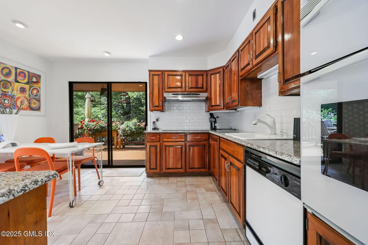 Dining room, Interior, Kitchen, Recessed Lighting