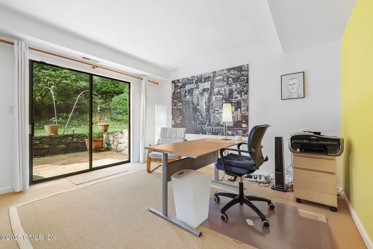 Home Office, Interior