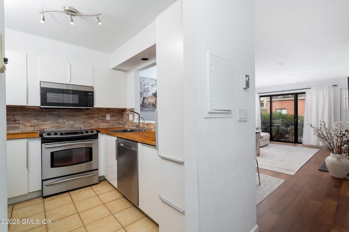 Interior, Kitchen, Stainless Steel Appliances
