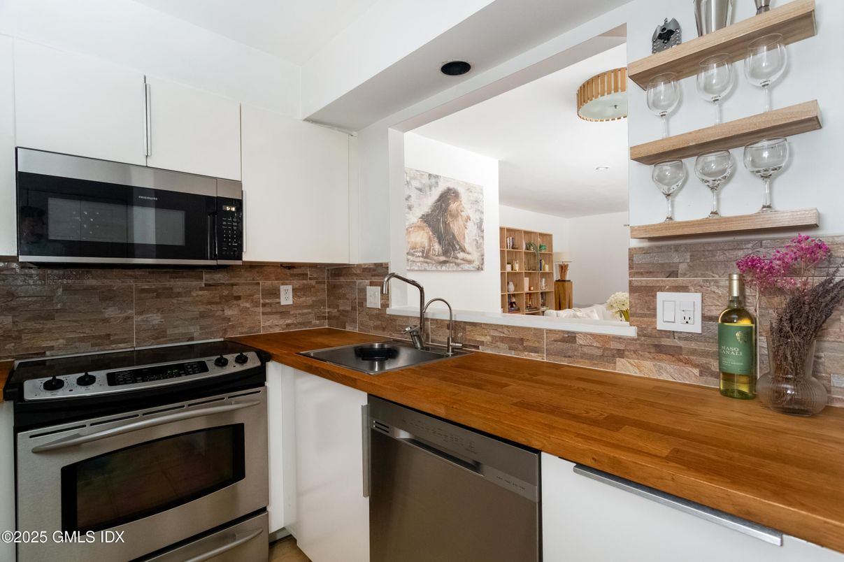Interior, Kitchen, Stainless Steel Appliances
