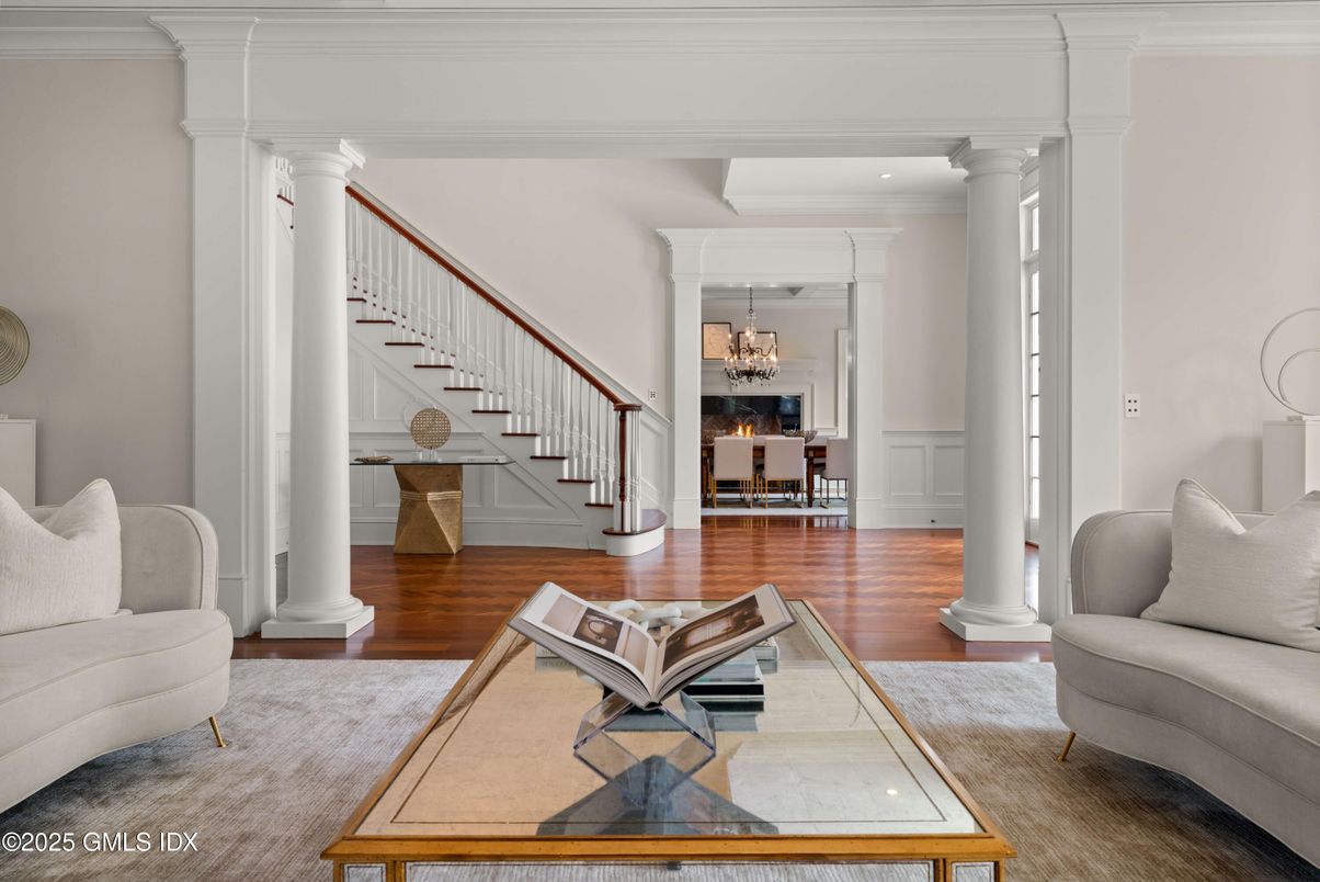 Chandelier, Dining room, Interior, Recessed Lighting, Wood Texture Flooring
