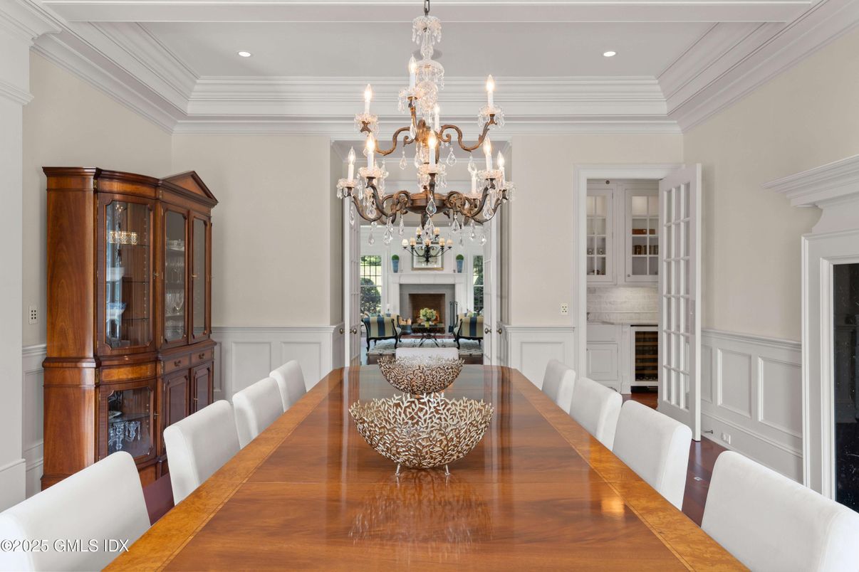 Chandelier, Dining room, Fireplace, Interior, Recessed Lighting