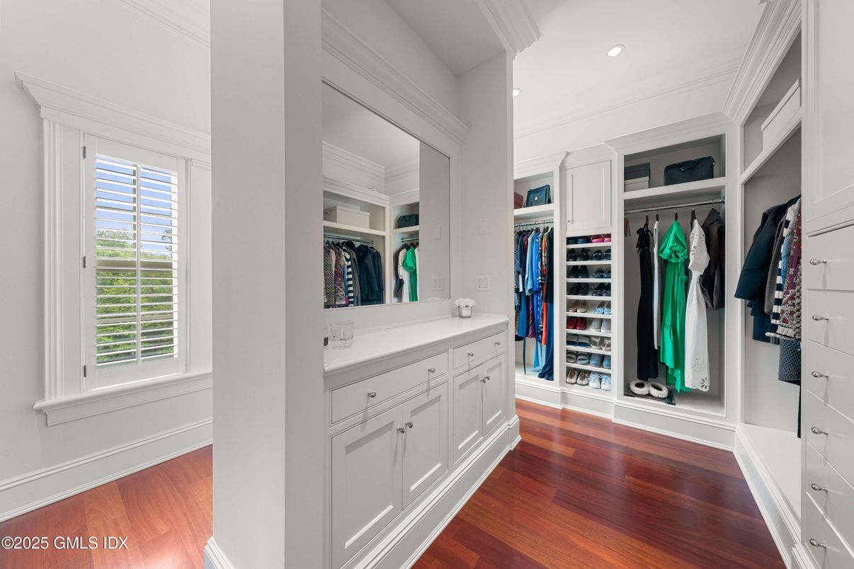 Interior, Recessed Lighting, Walk-in Closets, Wood Texture Flooring