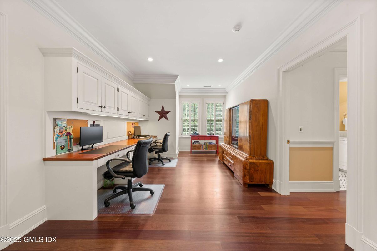Home Office, Interior, Recessed Lighting, Wood Texture Flooring