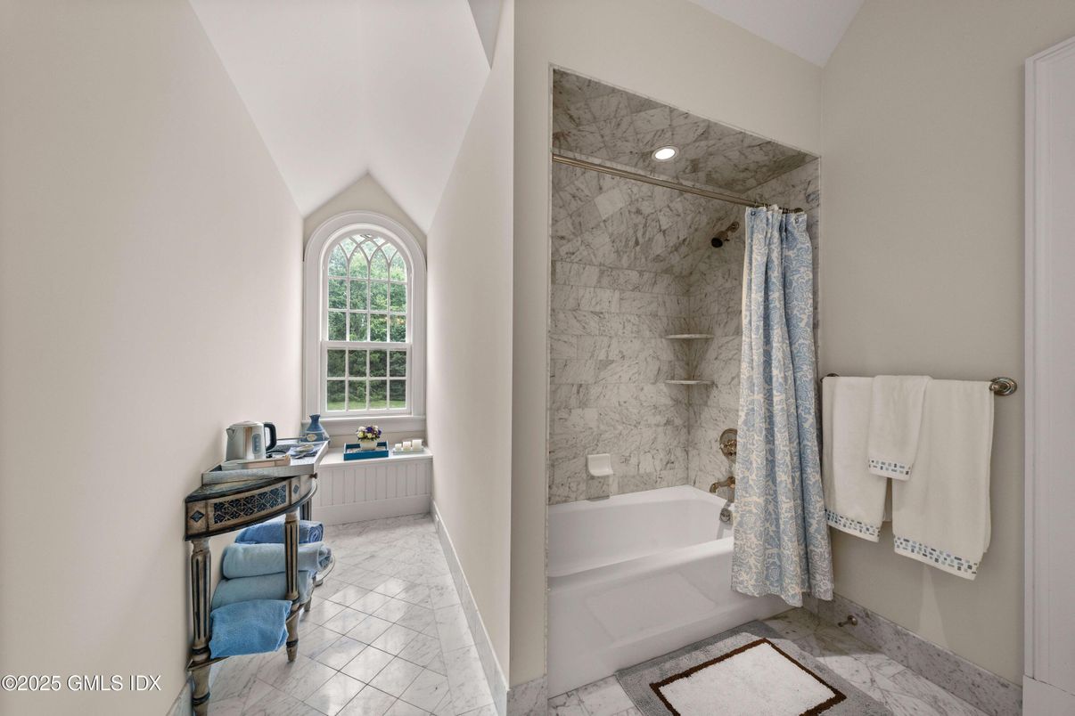 Bathroom, Interior, Marble, Marble Walls, Recessed Lighting