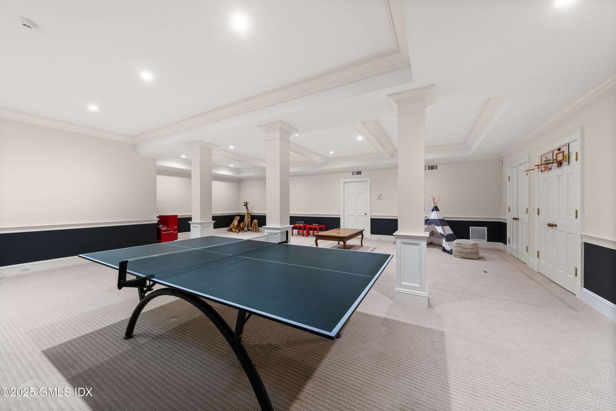 Game Room, Interior, Recessed Lighting
