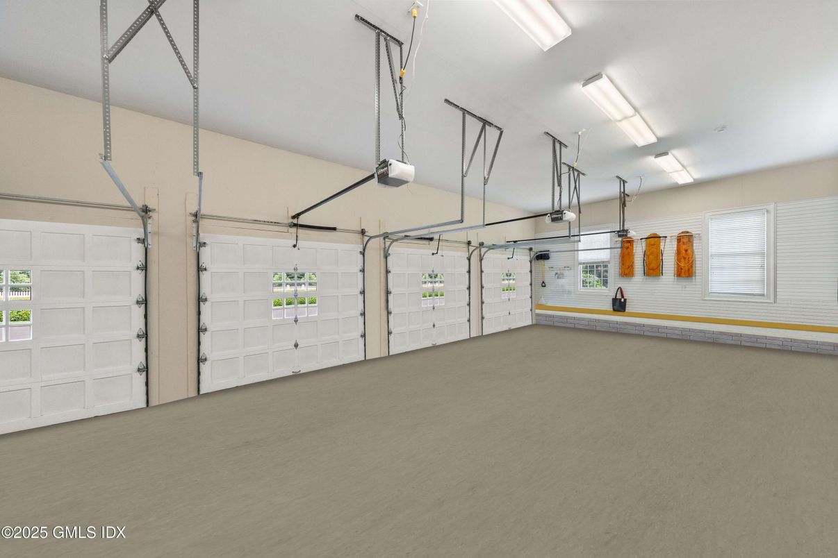 Garage, Interior