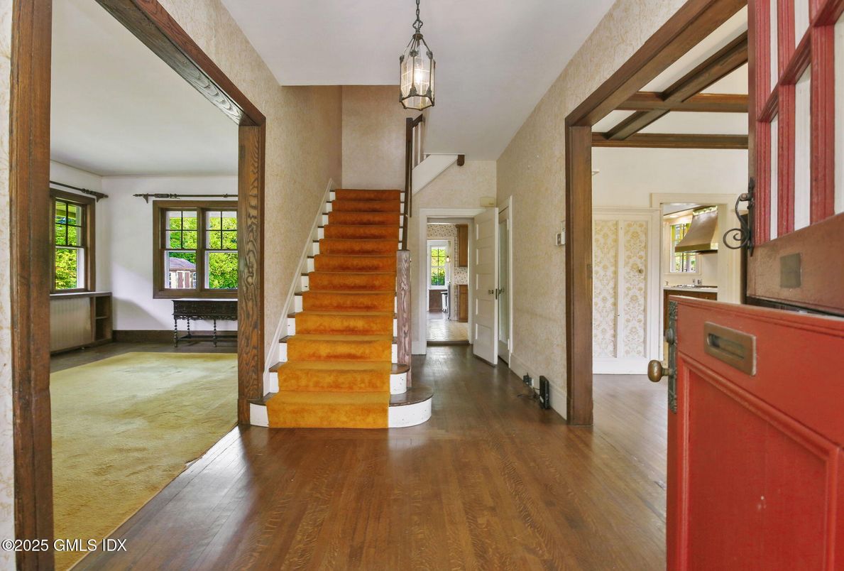 Interior, Pendant Lights, Wood Texture Flooring