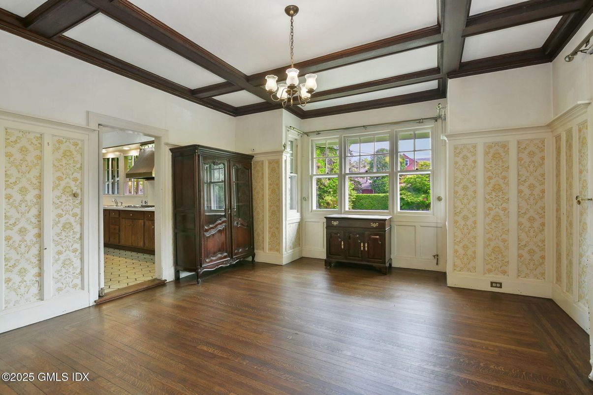 Chandelier, Empty room, Interior, Wooden Beams, Wood Texture Flooring