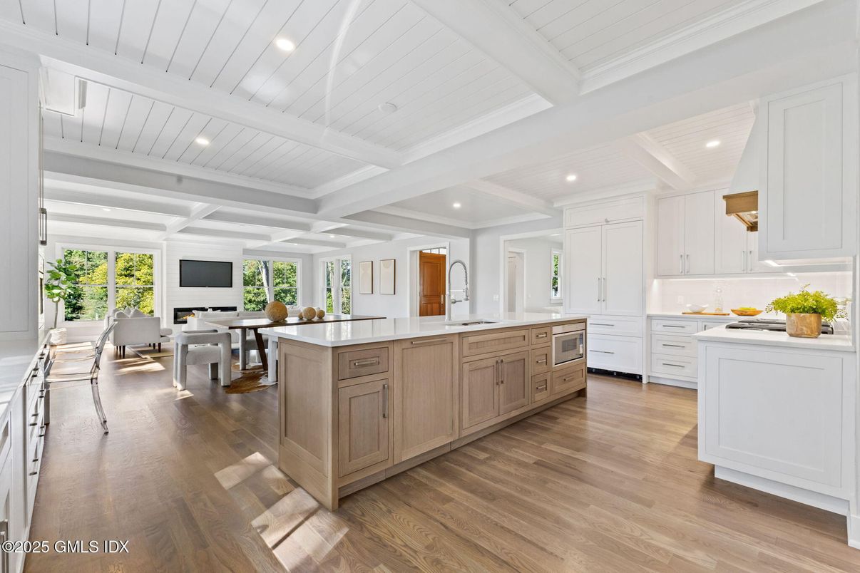 Dining room, Interior, Kitchen, Recessed Lighting, Wood Texture Flooring