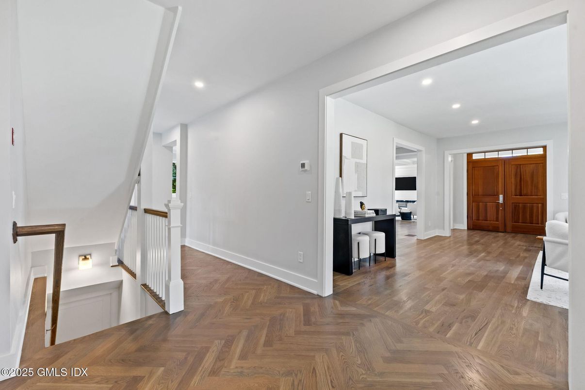 Interior, Recessed Lighting, Wood Texture Flooring