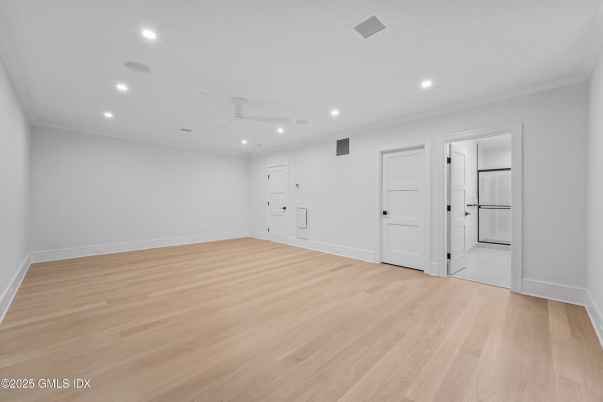Empty room, Interior, Recessed Lighting, Wood Texture Flooring