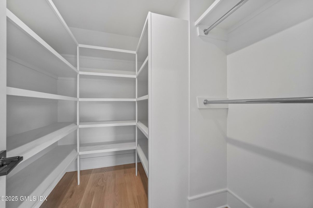Interior, Walk-in Closets, Wood Texture Flooring