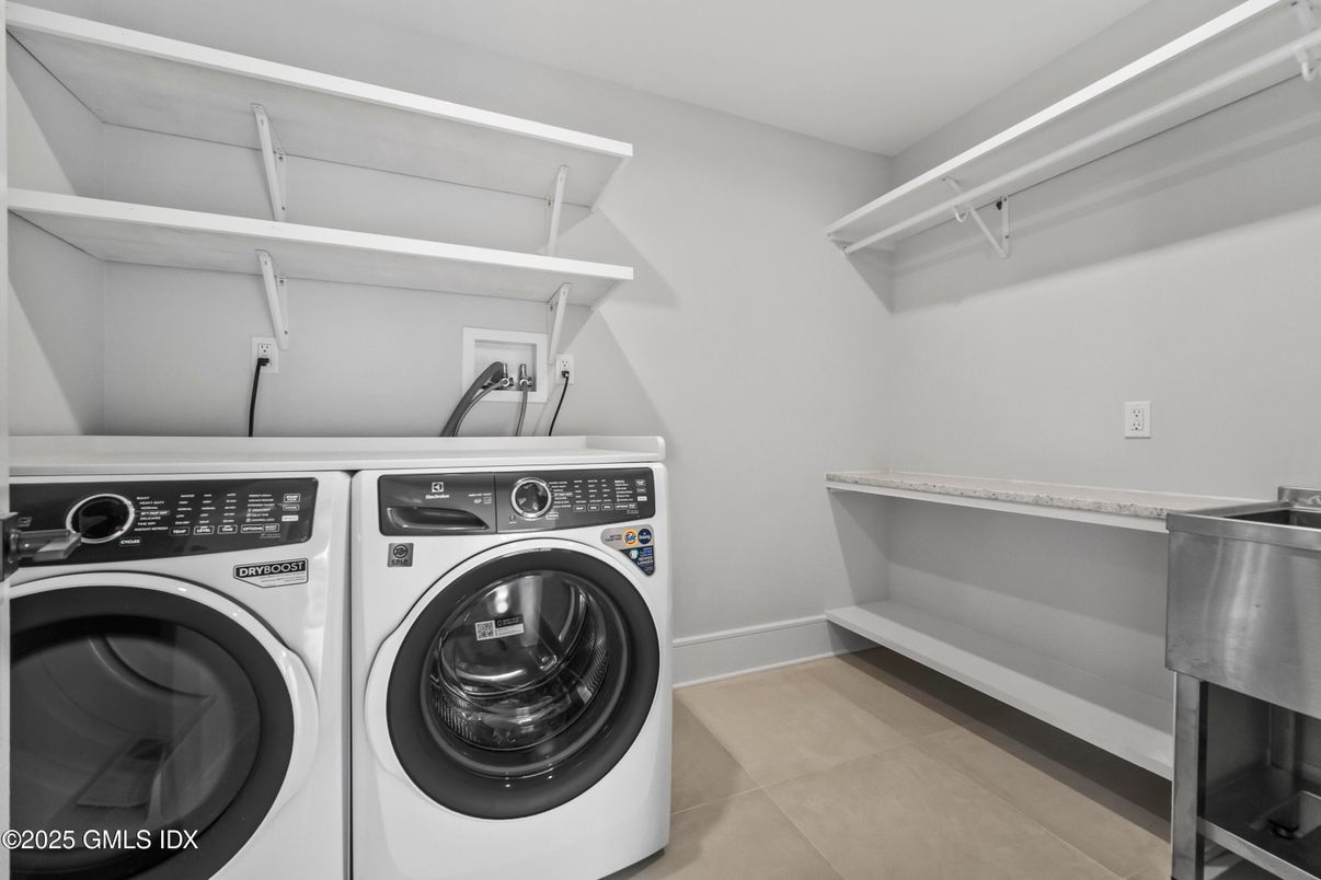 Interior, Washer