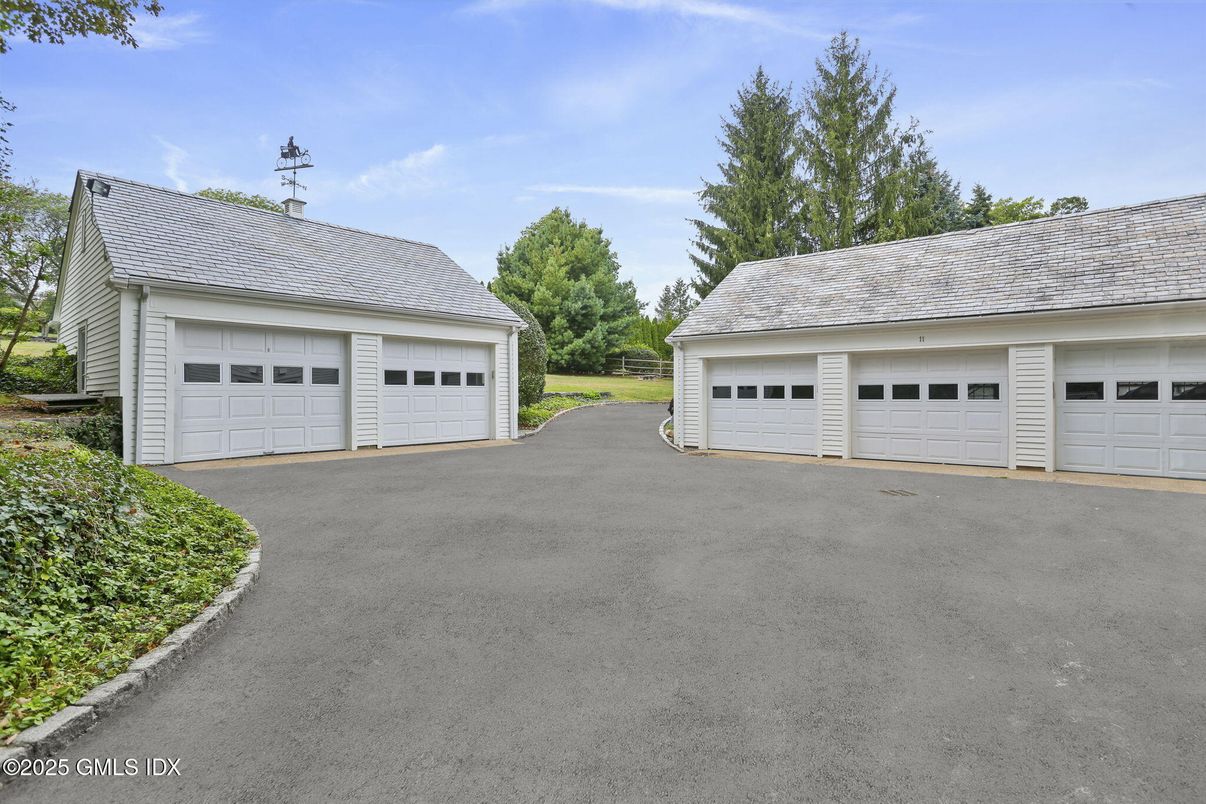 Detached Garage, Exterior