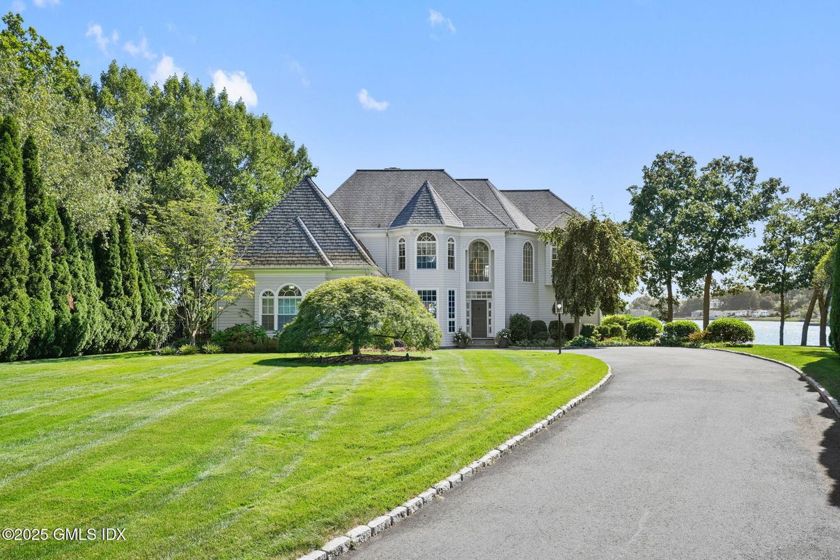 Backyard, Exterior, Facade, French Provincial
