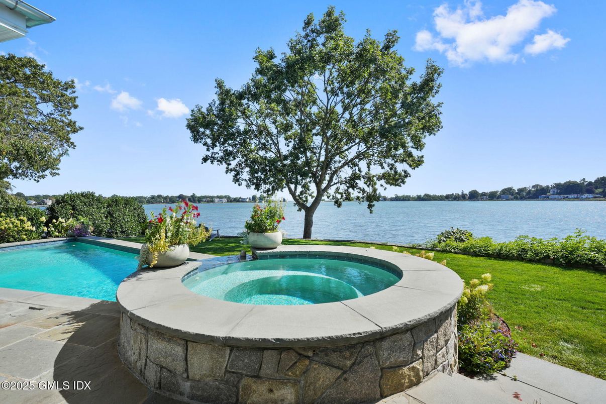 Exterior, Pool, Water