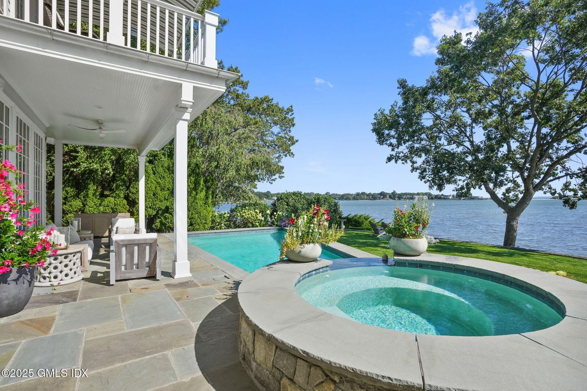 Exterior, Pool, Water