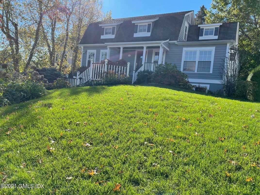 Backyard, Exterior, Facade, Cape Cod