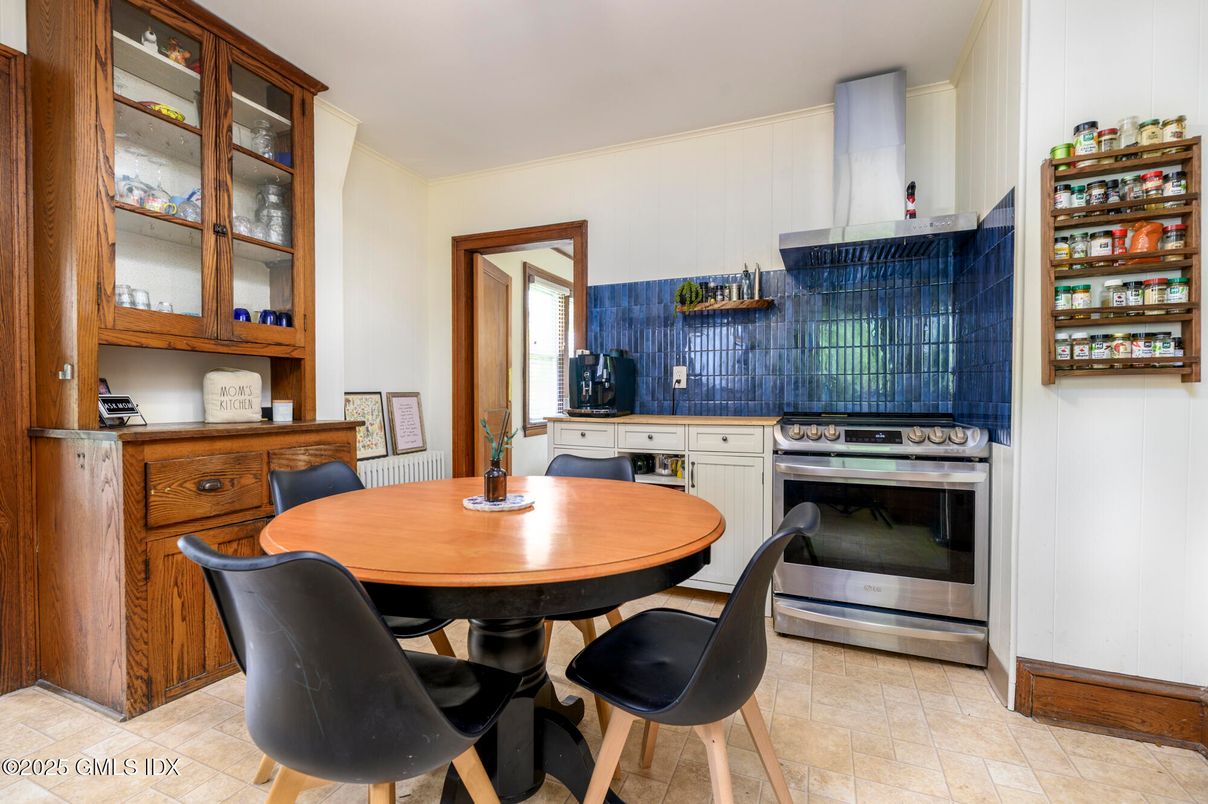 Dining room, Interior, Kitchen, Stainless Steel Appliances