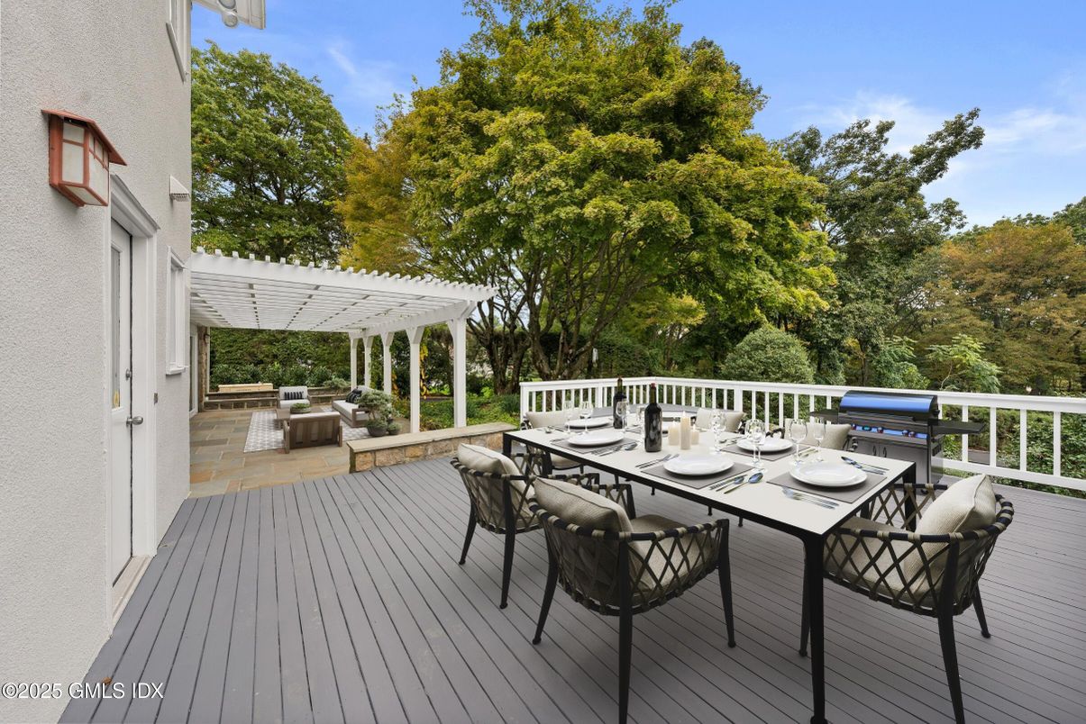 Exterior, Outdoor Kitchen