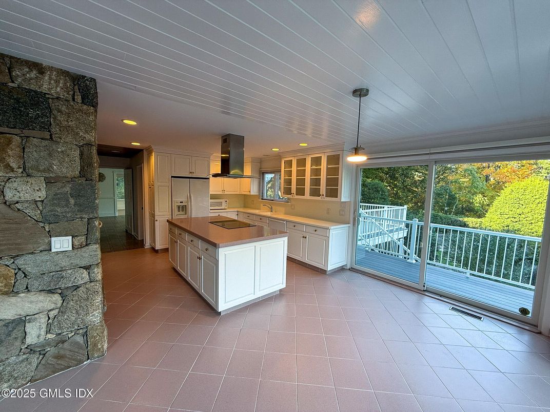 Interior, Kitchen, Pendant Lights, Recessed Lighting, Stone Walls