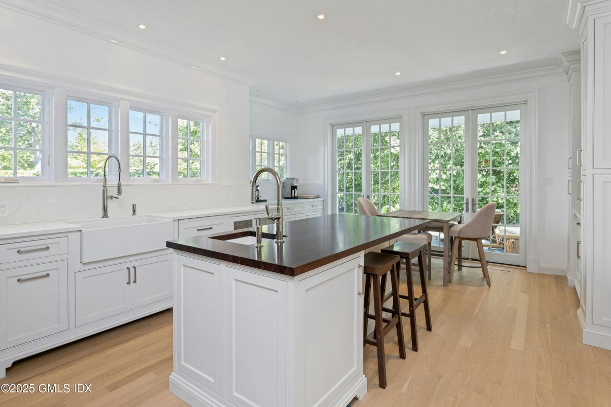 Dining room, Interior, Kitchen, Recessed Lighting, Wood Texture Flooring