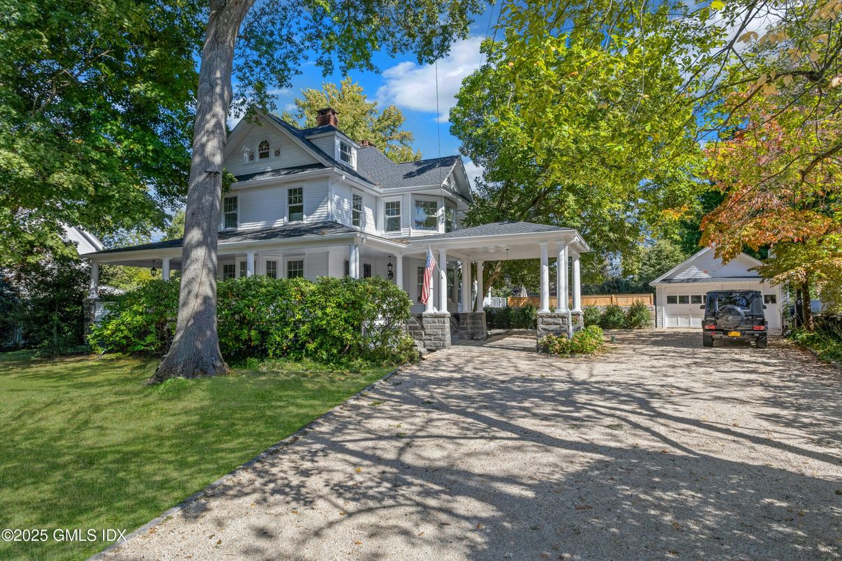 Backyard, Detached Garage, Exterior, Facade, Queen Anne Victorian