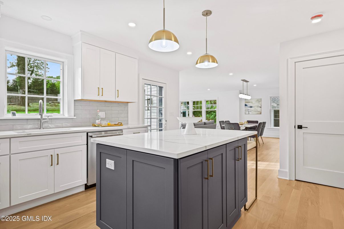 Dining room, Interior, Kitchen, Pendant Lights, Recessed Lighting, Wood Texture Flooring