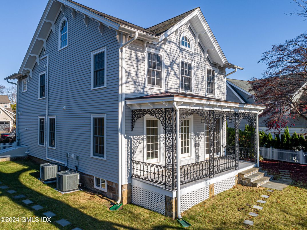 Exterior, Facade, Queen Anne Victorian