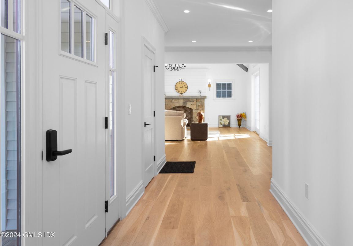 Interior, Pendant Lights, Recessed Lighting, Wood Texture Flooring