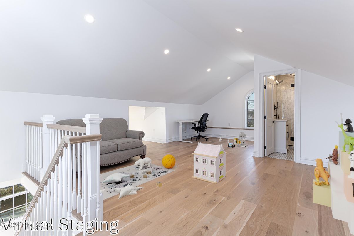 Interior, Recessed Lighting, Wood Texture Flooring