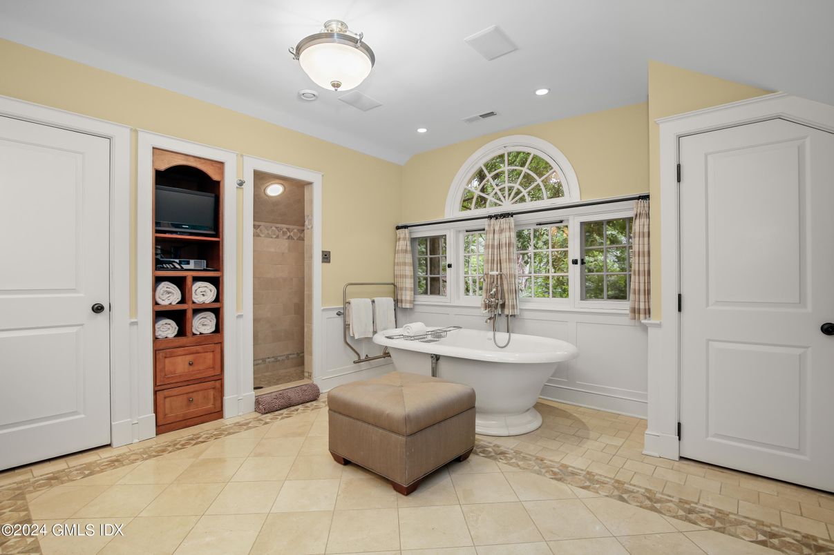 Bathroom, Free Standing Baths, Glass Shower, Interior, Recessed Lighting