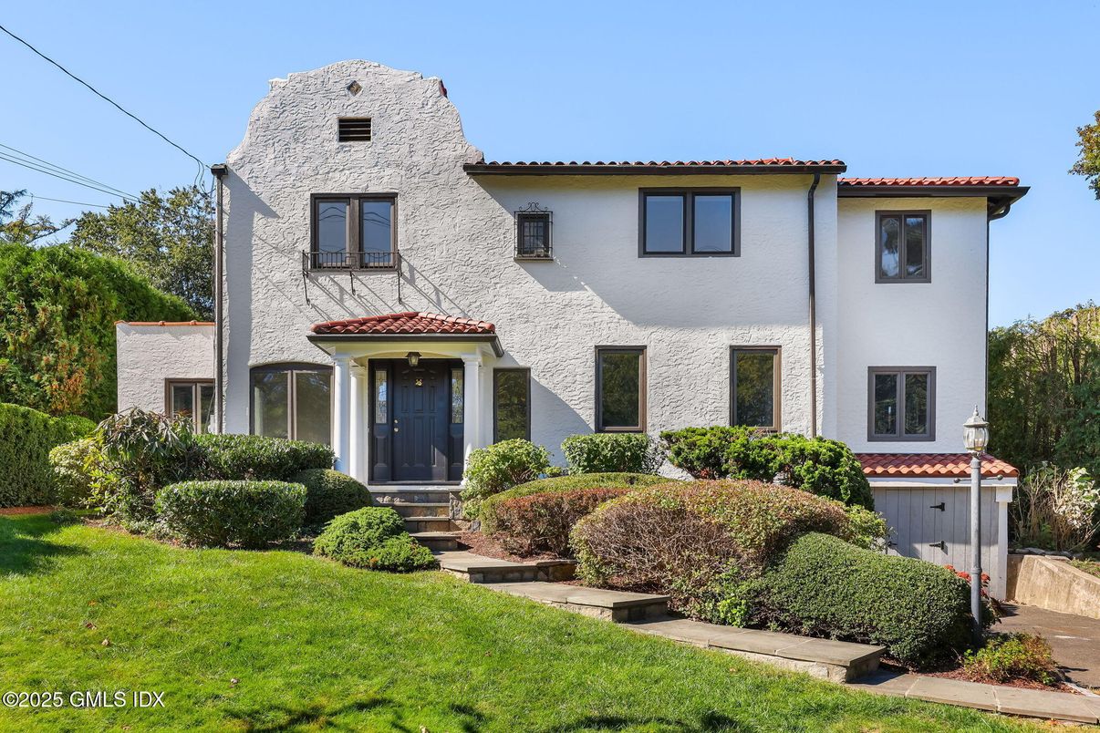 Exterior, Facade, Spanish Mediterranean