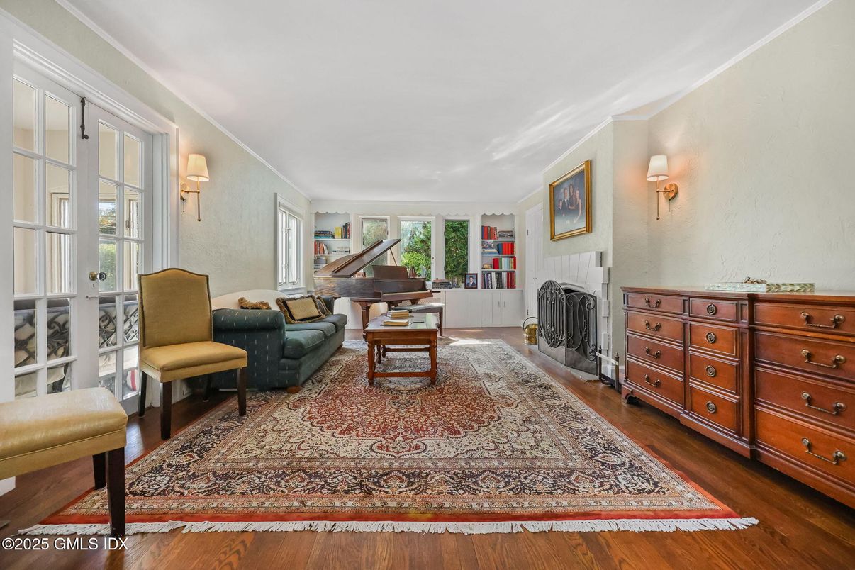Fireplace, Interior, Piano, Wood Texture Flooring