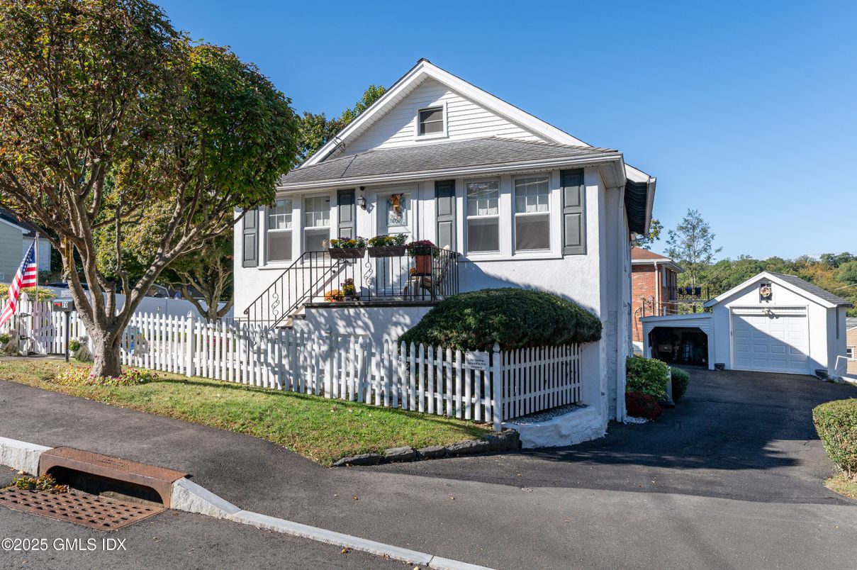 Detached Garage, Exterior, Facade, Queen Anne Victorian