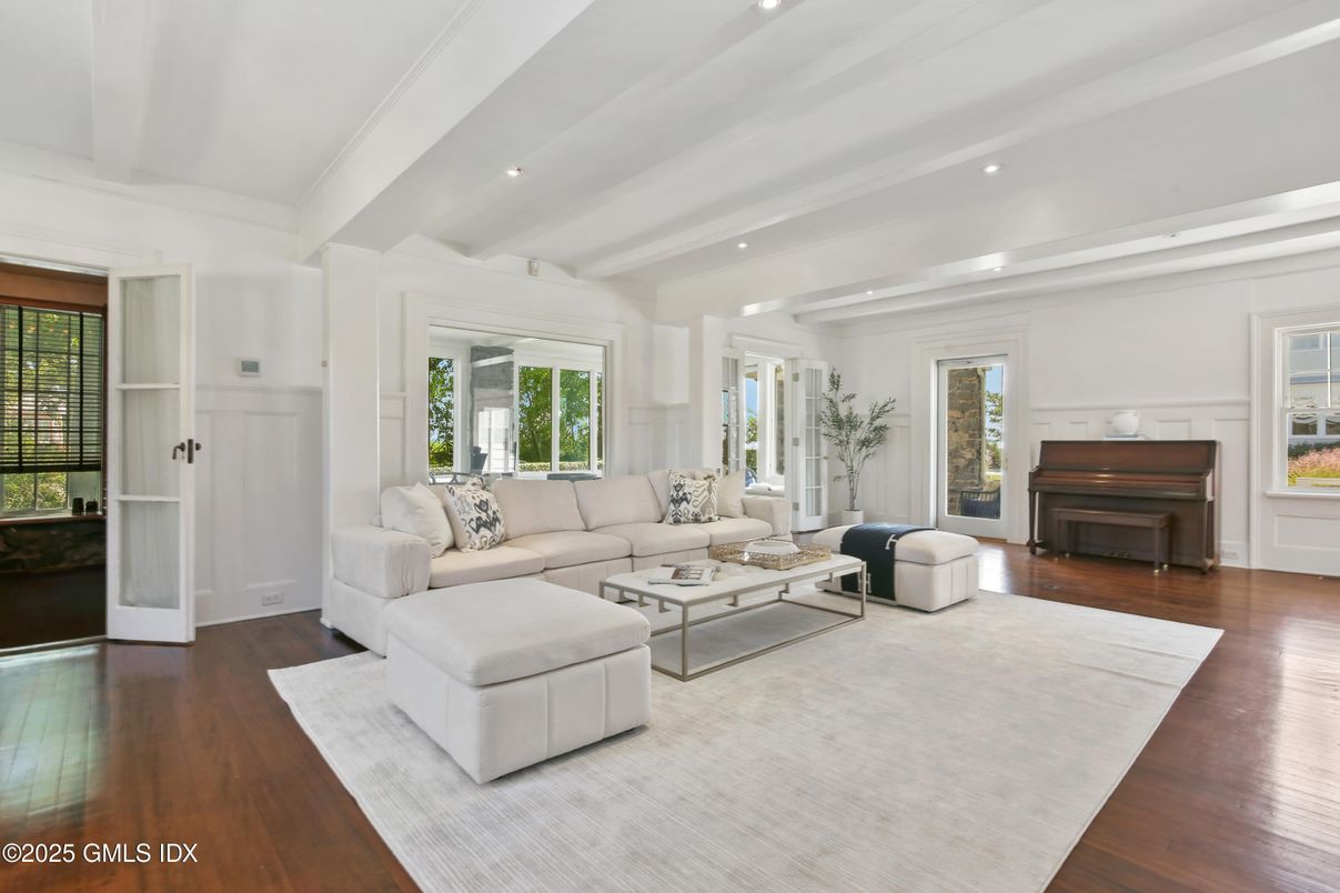 Interior, Living room, Piano, Recessed Lighting, Wood Texture Flooring
