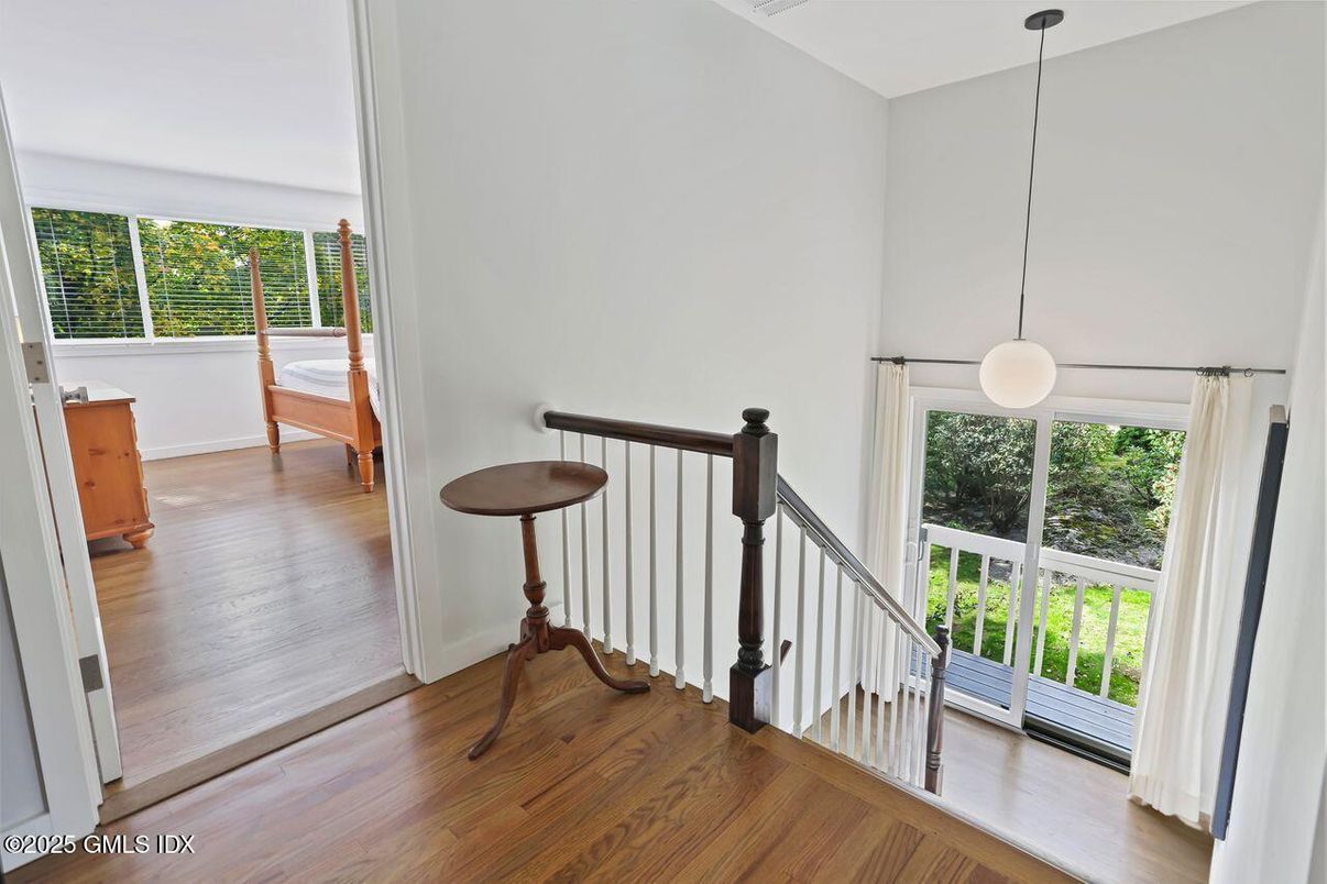 Interior, Pendant Lights, Wood Texture Flooring