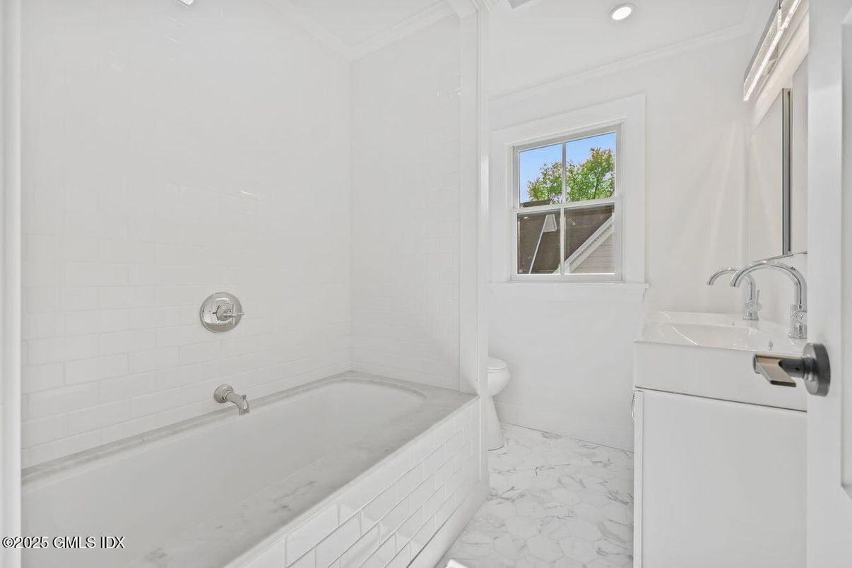 Bathroom, Interior, Marble, Recessed Lighting